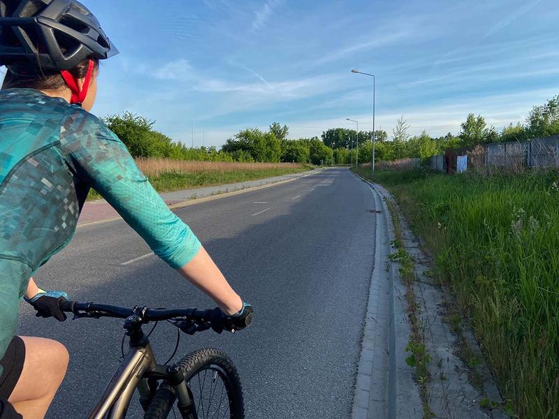 Dzielenie drogi z rowerzystami