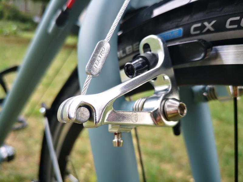 Jak skutecznie wyczyścić hamulce w rowerze szosowym? Poradnik dla każdego rowerzysty