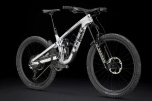 Kluczowe cechy nowoczesnego roweru górskiego, które musisz znać