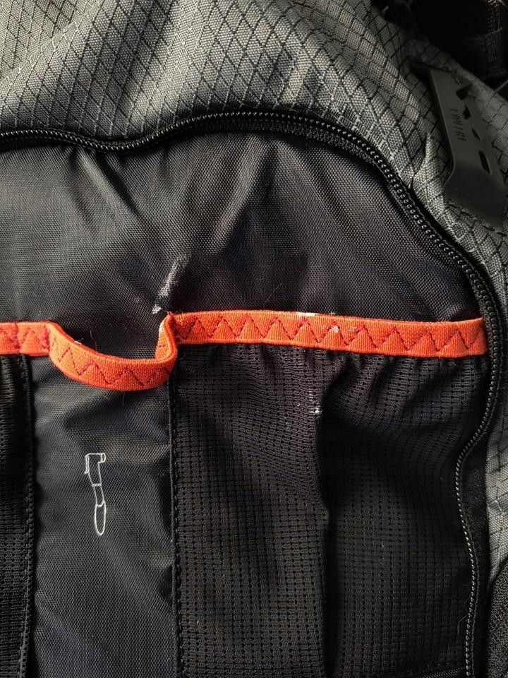 Rower górski MTB w trudnym terenie