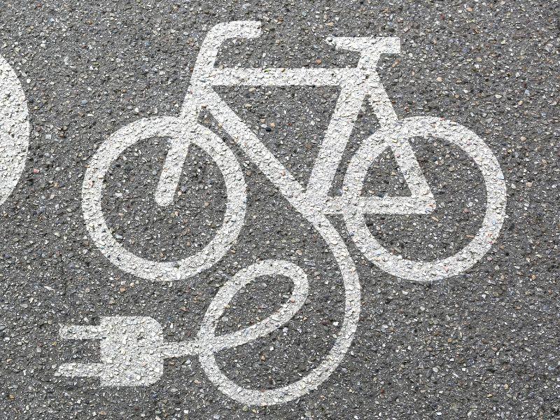 Montaż ładowarki na rowerze