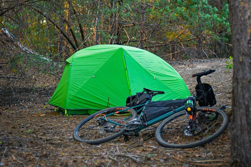Wybór namiotu na wyjazd rowerowy