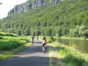 Odkryj Czechy rowerem: Z Vrchlabí do Pragi i na Śnieżkę