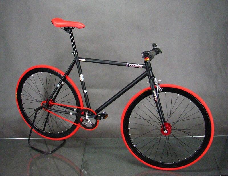 Rower z ostrym kołem