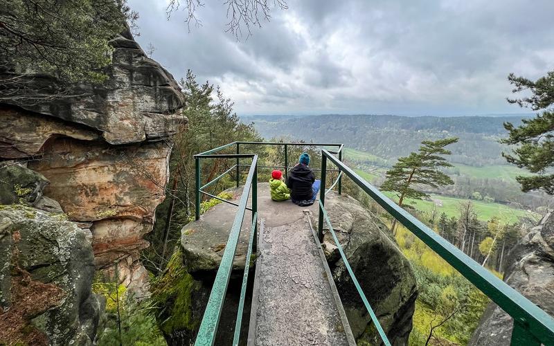 Zamki Kotliny Czeskiej na rowerze