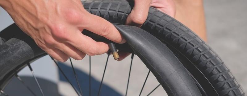 Proste kroki, jak wymienić detkę w rowerze i cieszyć się bezproblemową jazdą