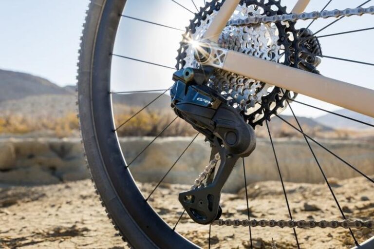 Osprzęt grawelowy Shimano GRX – dlaczego warto na niego postawić?